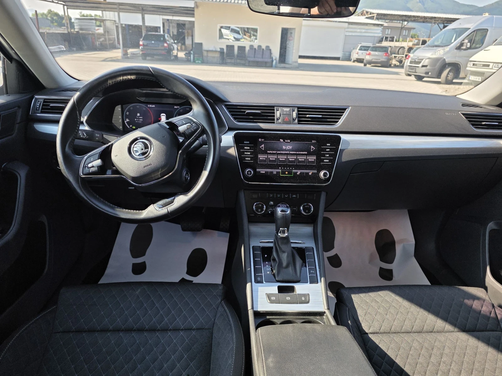 Skoda Superb 2.0TDi EXECUTIVE DSG EVO Лизинг, снимка 9 - Автомобили и джипове - 55249059
