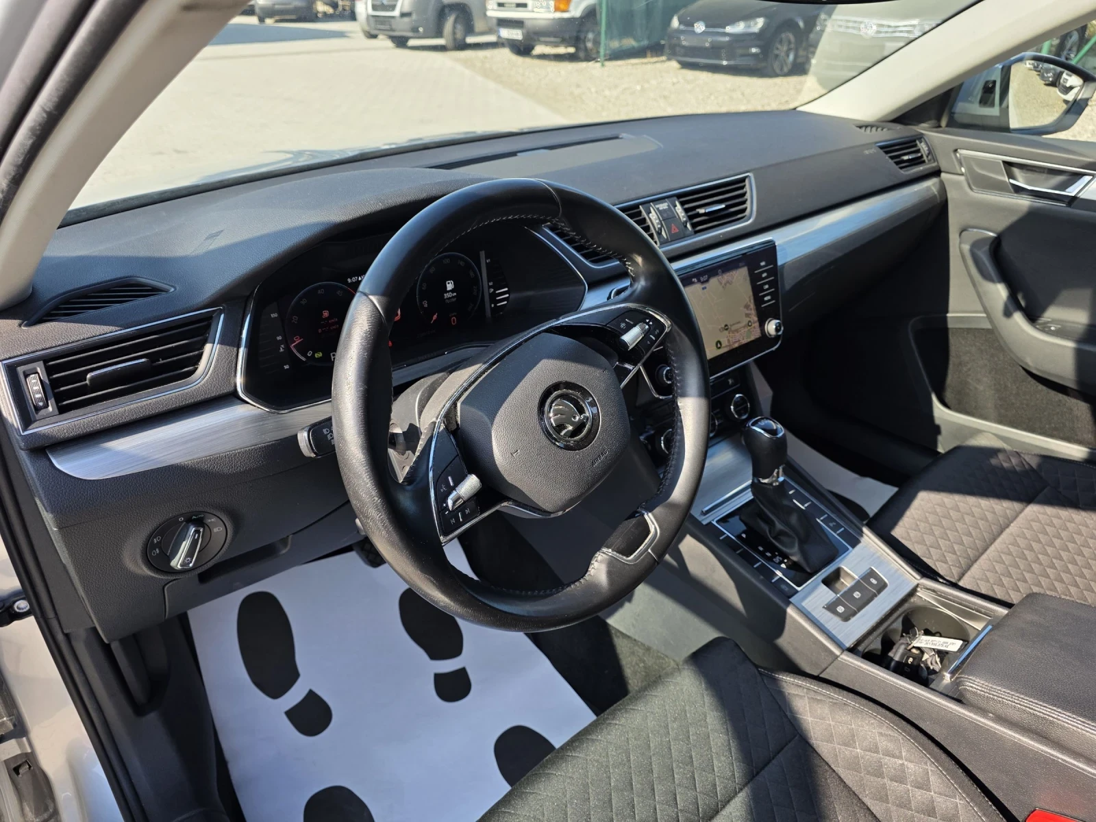 Skoda Superb 2.0TDi EXECUTIVE DSG EVO Лизинг, снимка 10 - Автомобили и джипове - 55249059