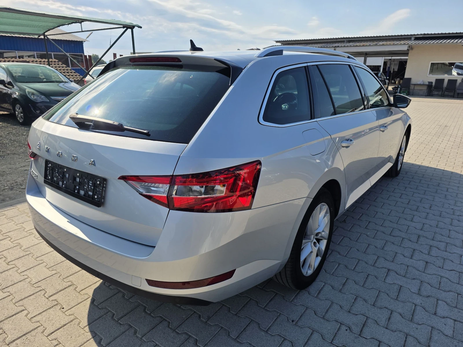Skoda Superb 2.0TDi EXECUTIVE DSG EVO Лизинг, снимка 7 - Автомобили и джипове - 55249059