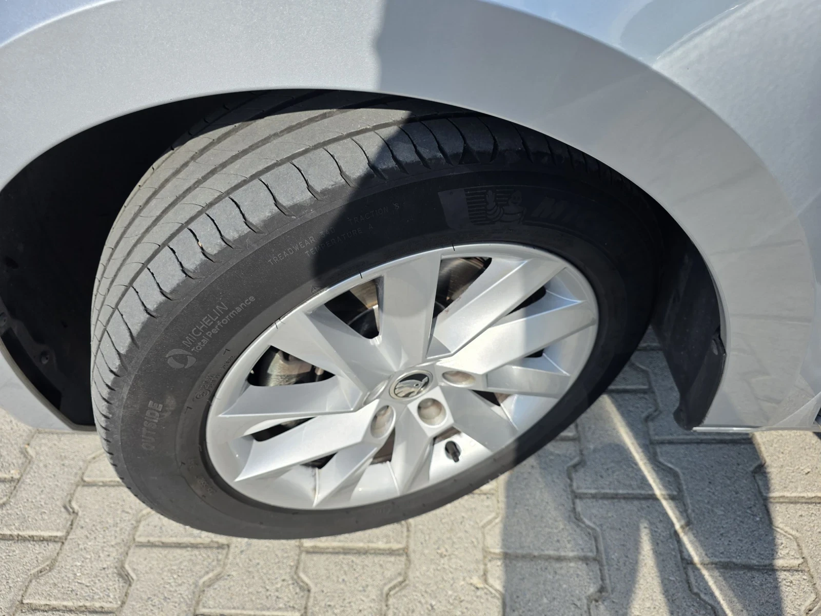 Skoda Superb 2.0TDi EXECUTIVE DSG EVO Лизинг, снимка 16 - Автомобили и джипове - 55249059