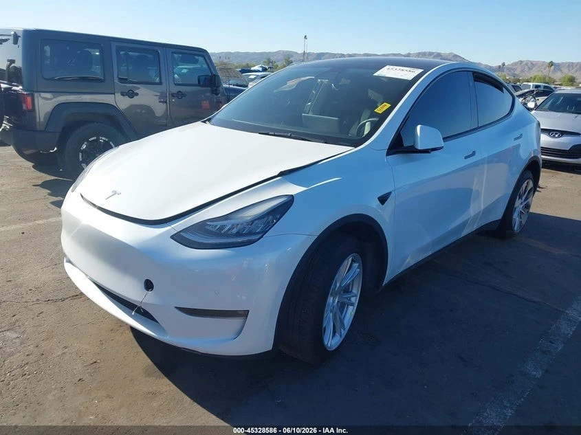 Tesla Model Y * LONG RANGE* DUAL MOTOR* AWD* 