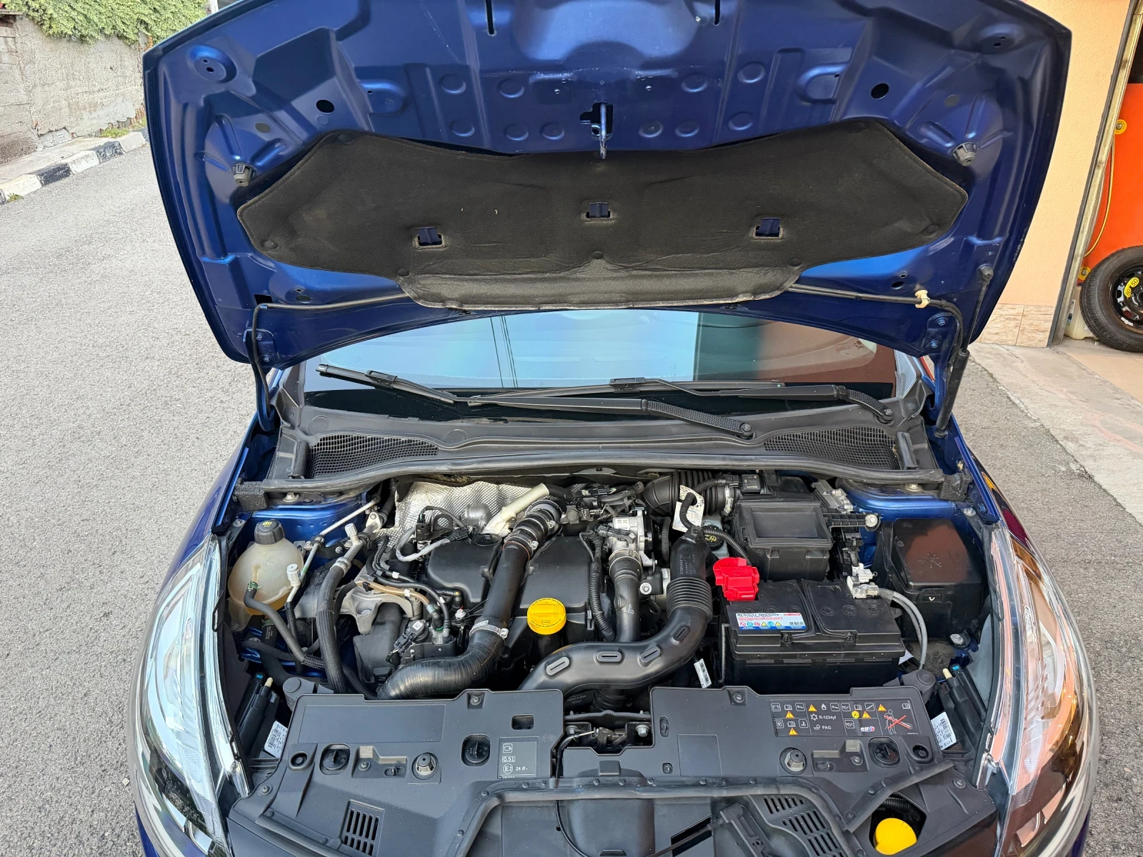 Renault Clio Moschino Edition 53000km, снимка 14 - Автомобили и джипове - 55504710