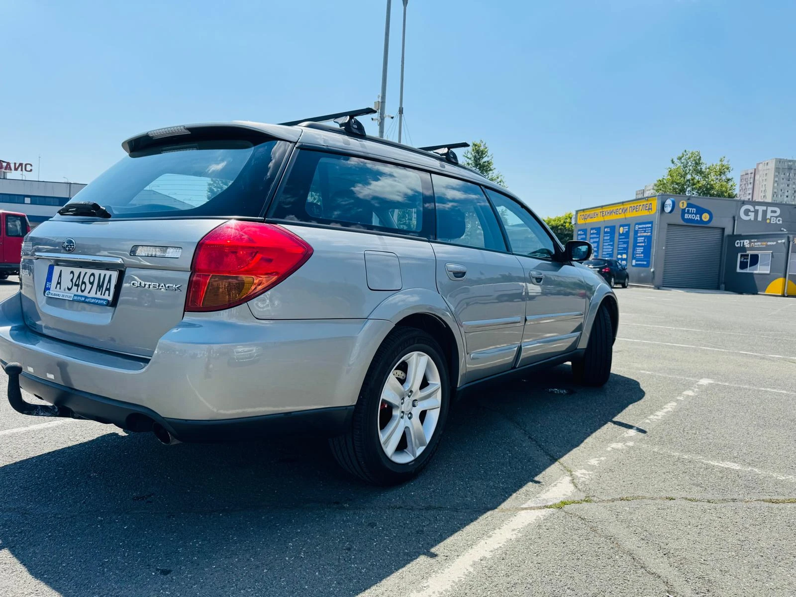 Subaru Outback 3.0 H6, снимка 2 - Автомобили и джипове - 56048575