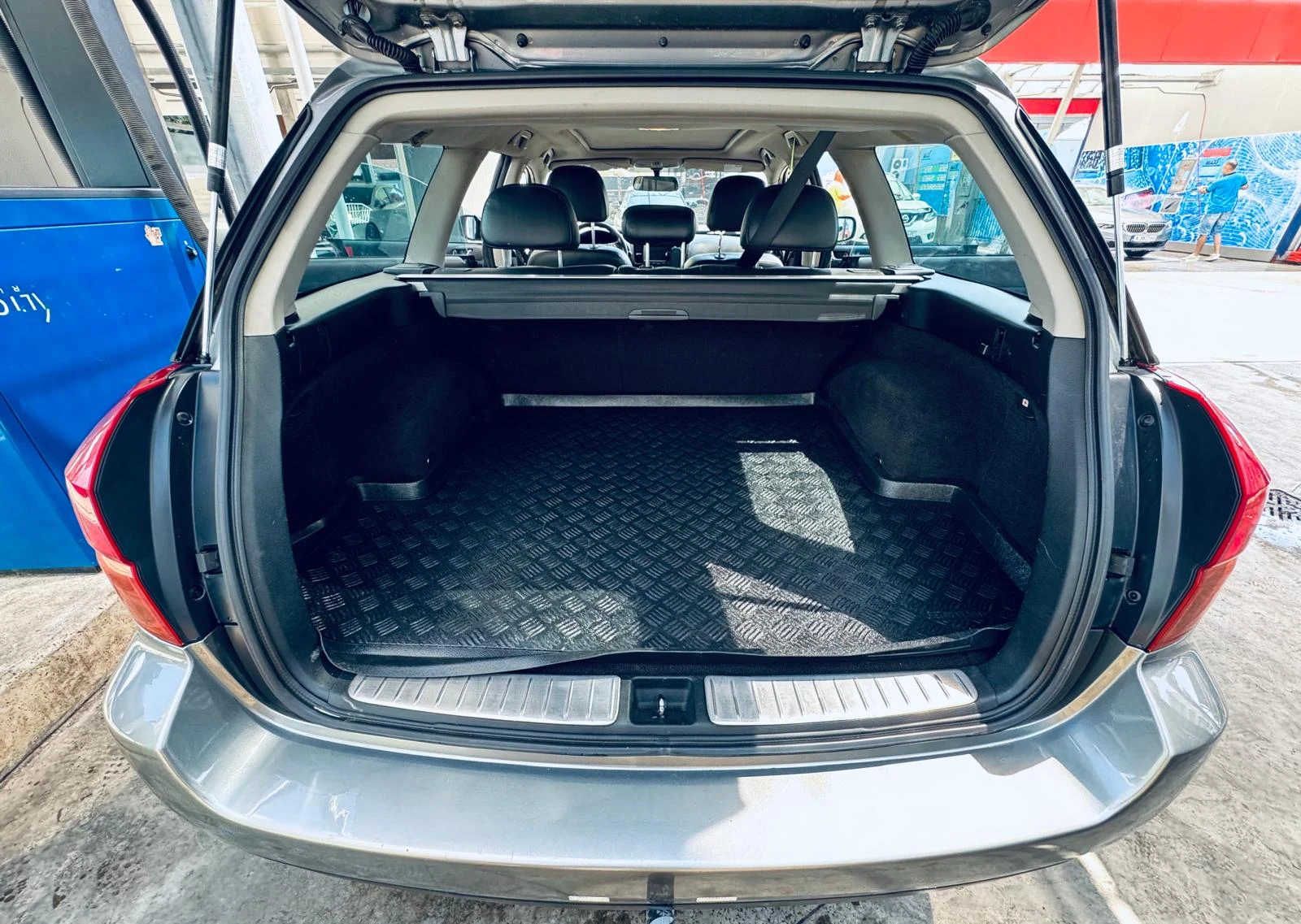 Subaru Outback 3.0 H6, снимка 5 - Автомобили и джипове - 56048575