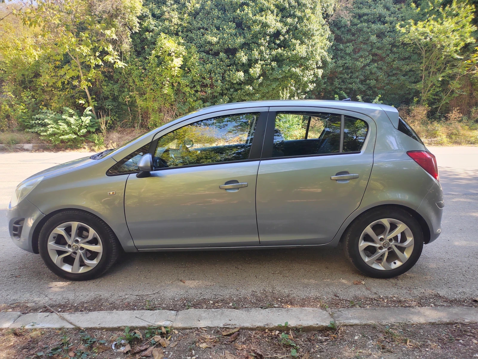 Opel Corsa, снимка 6 - Автомобили и джипове - 56150540