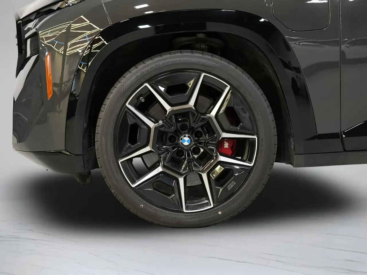 BMW XM, снимка 11 - Автомобили и джипове - 56227556