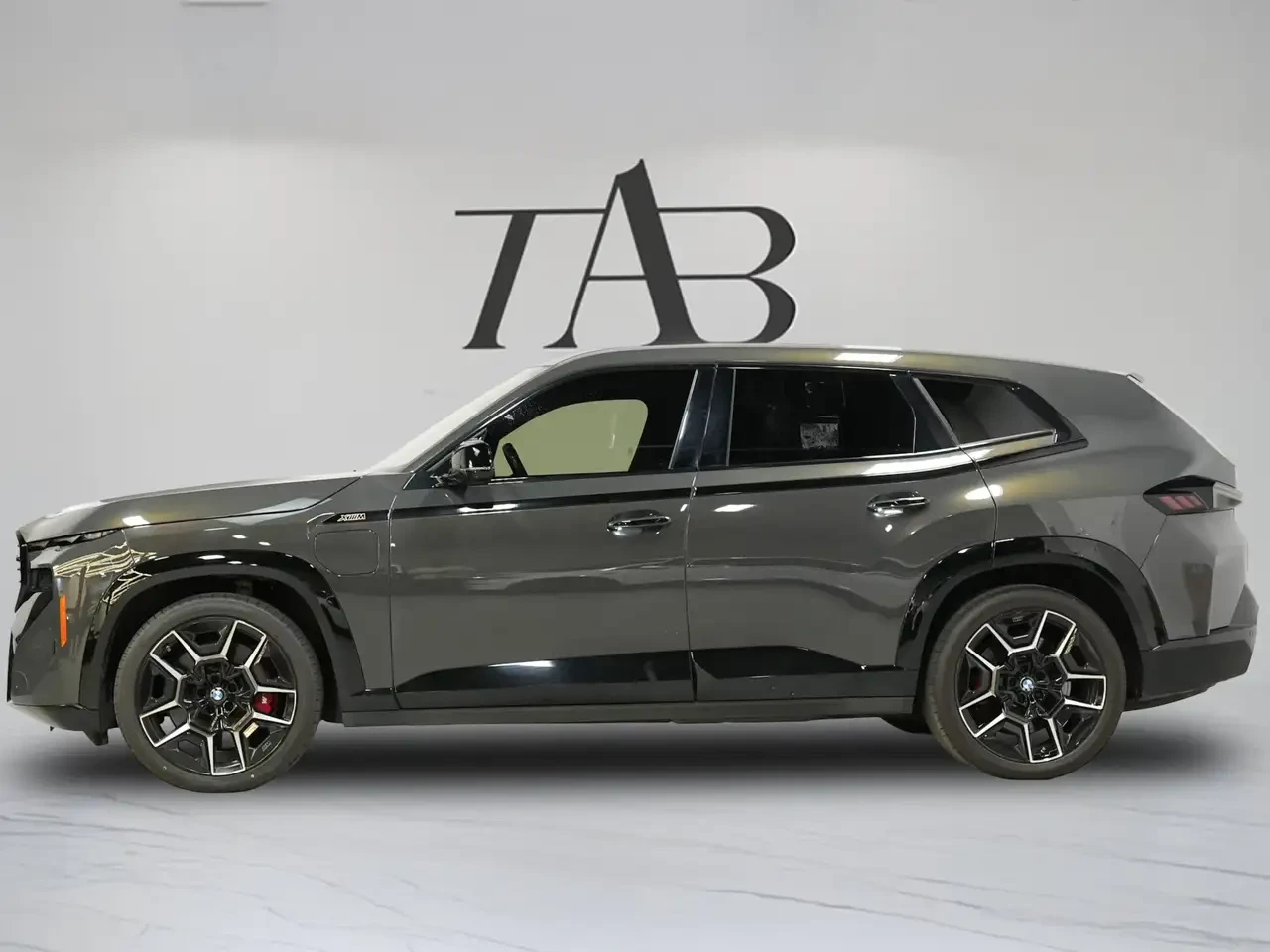 BMW XM, снимка 10 - Автомобили и джипове - 56227556
