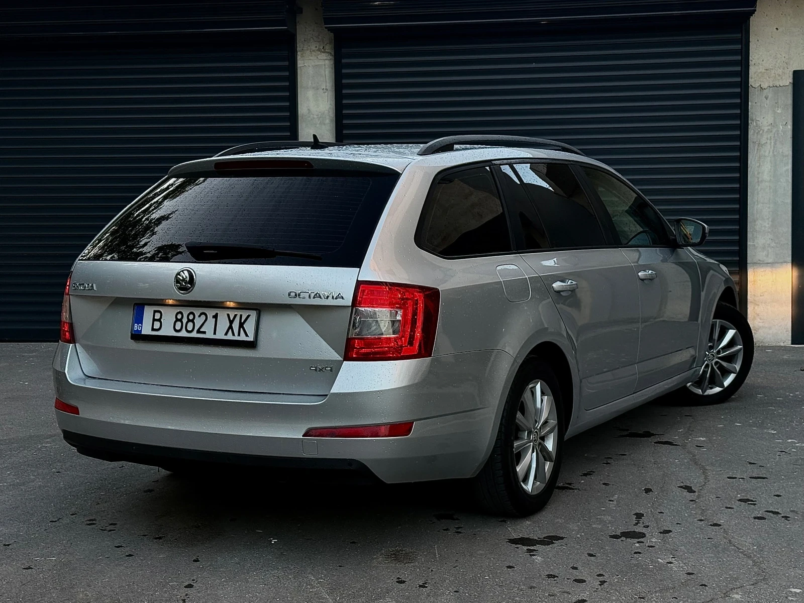 Skoda Octavia 1.6 TDI 4x4, снимка 3 - Автомобили и джипове - 56369000