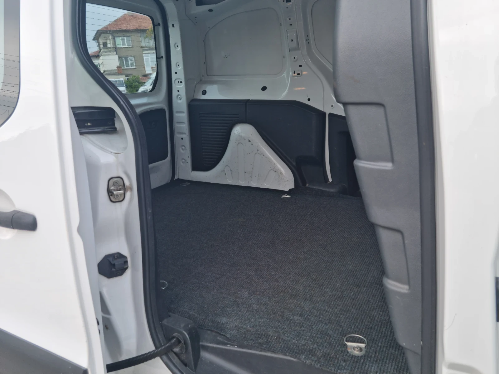 Peugeot Partner 1.6 HDI, снимка 12 - Автомобили и джипове - 56645283