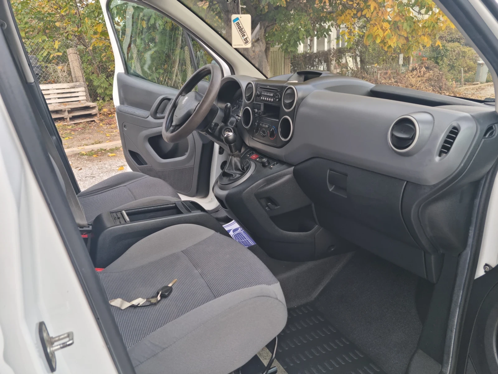 Peugeot Partner 1.6 HDI, снимка 9 - Автомобили и джипове - 56645283