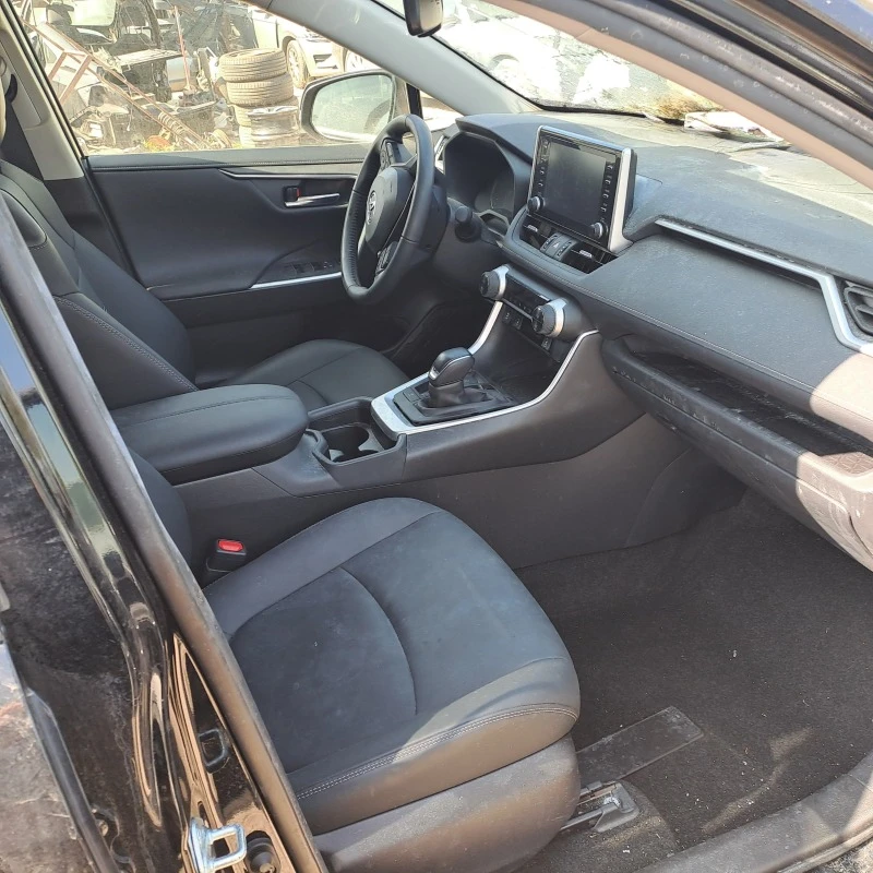 Toyota Rav4, снимка 9 - Автомобили и джипове - 46747229