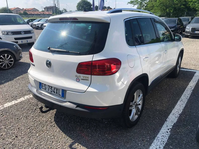 VW Tiguan 2.00 TDI, снимка 2 - Автомобили и джипове - 48236058