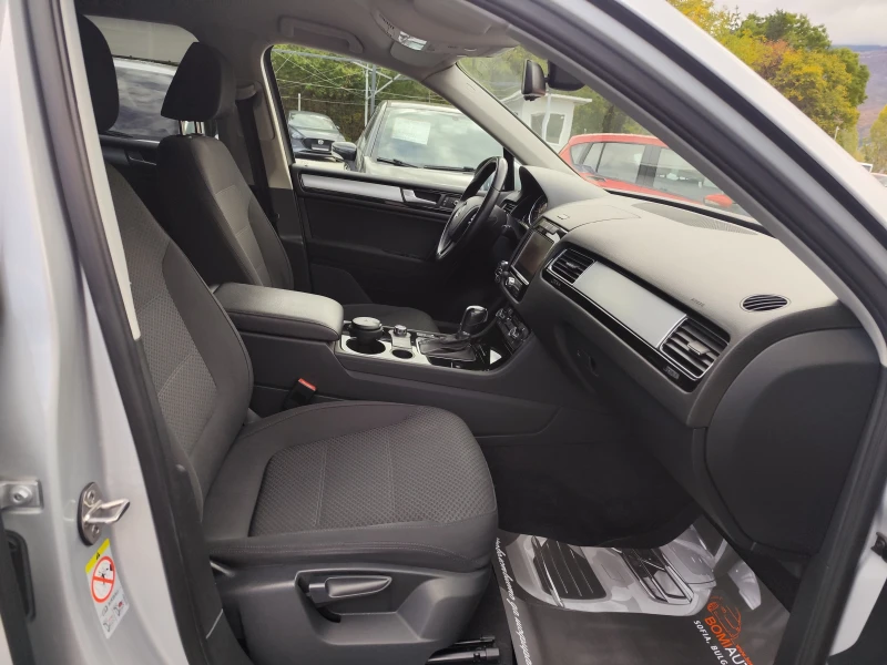 VW Touareg 3.0TDI* 4X4* BLUEMOTION* LED/XENON* АВТОМАТИК* EU5, снимка 12 - Автомобили и джипове - 52210142