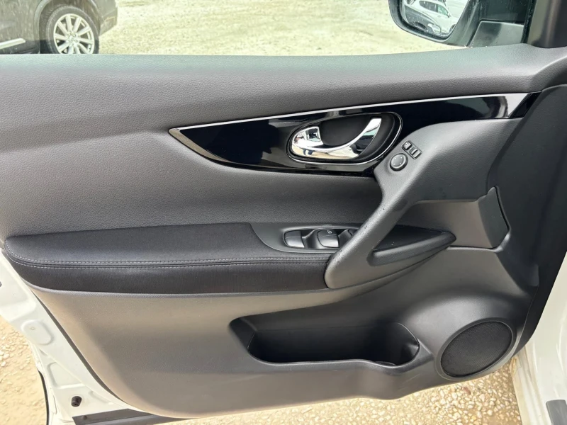 Nissan Qashqai 1.2 115кс avtomat navi panorama, снимка 13 - Автомобили и джипове - 53355028