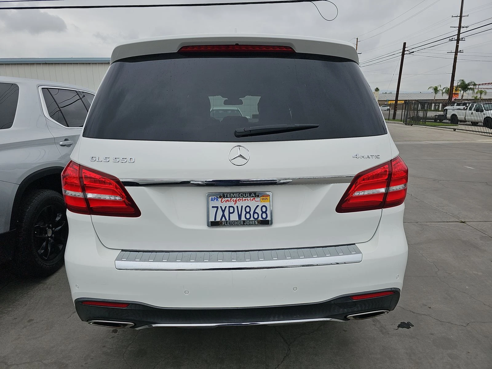 Mercedes-Benz GLS 500 AMG* DISTRONIK* МАСАЖ* 7МЕСТА* ОБДУХ* ПАНО* HARMAN - изображение 4