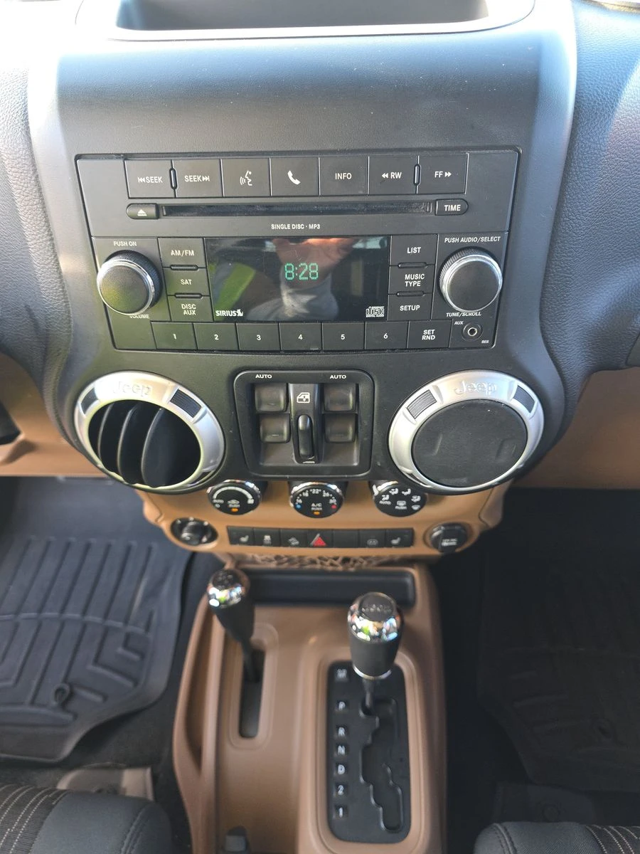 Jeep Wrangler UNLIMITED SAHARA* ДЪЛГА БАЗА* 3.8L - изображение 8
