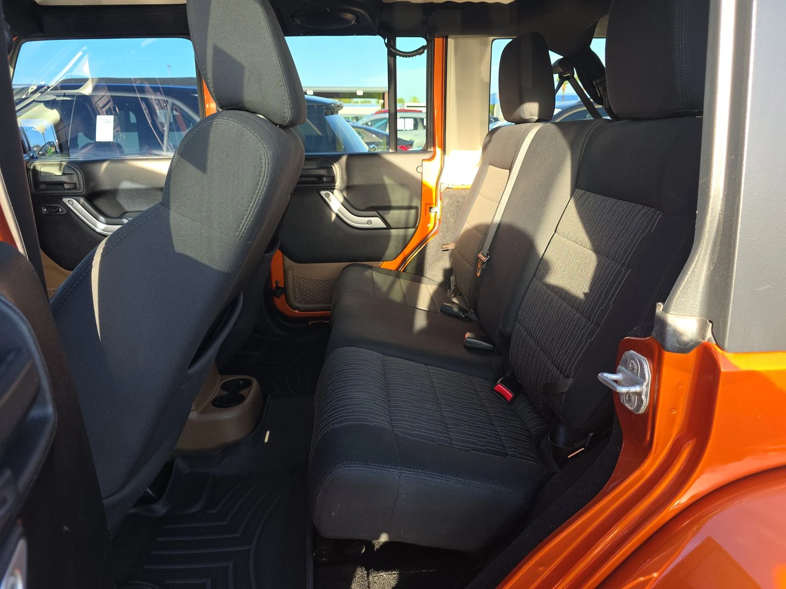 Jeep Wrangler UNLIMITED SAHARA*  * 3.8L | Mobile.bg   12