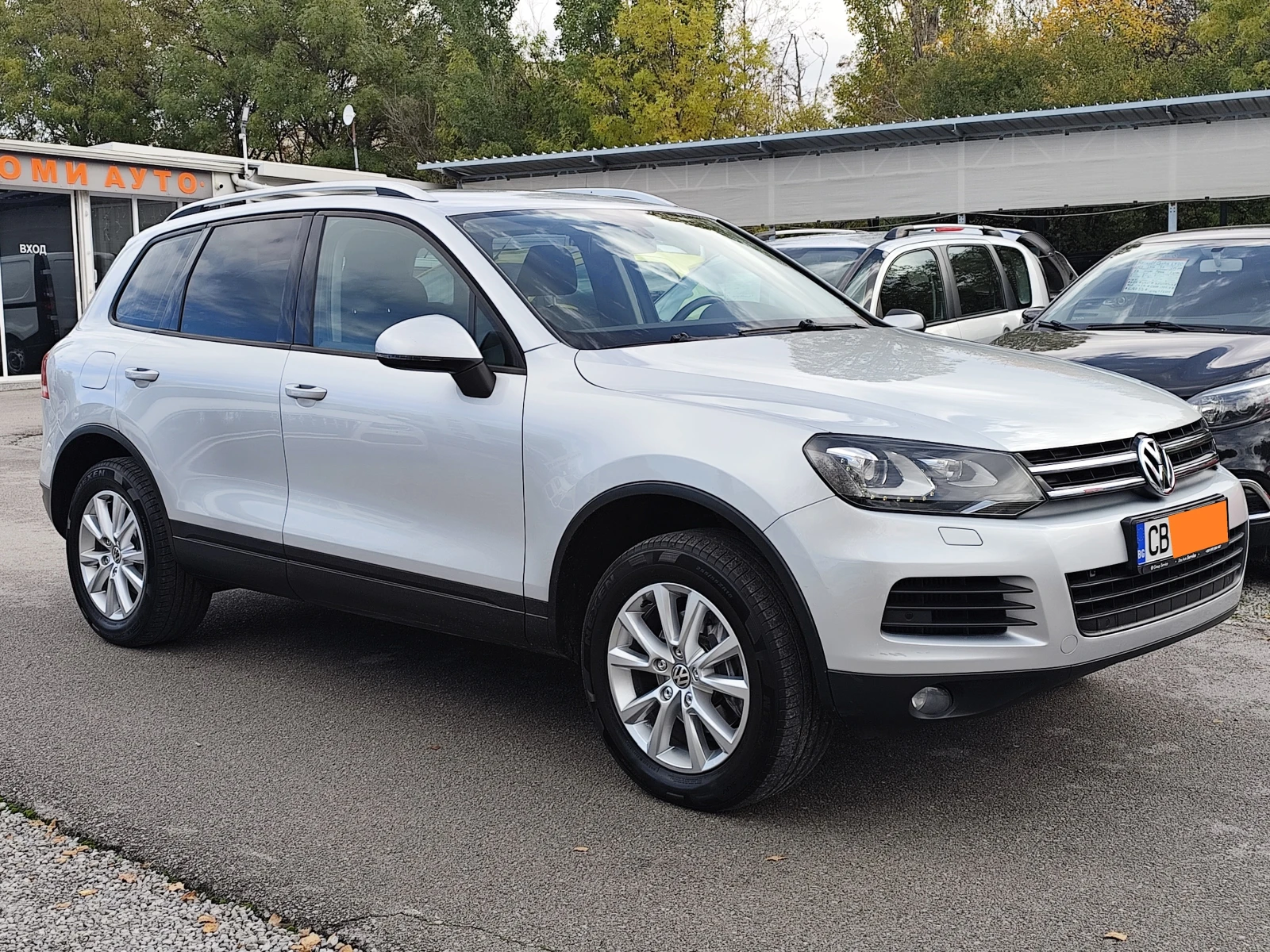 VW Touareg 3.0TDI* 4X4* BLUEMOTION* LED/XENON* АВТОМАТИК* EU5 - изображение 3