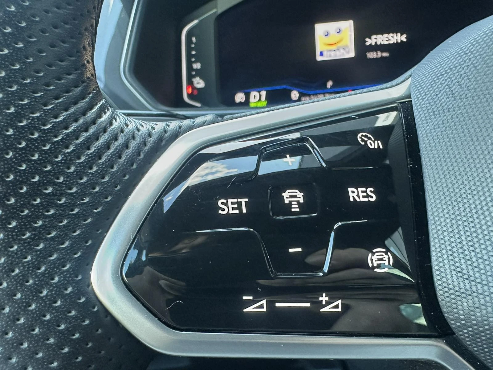 VW Tiguan 1.4 Hybrid R-line 245hp - изображение 6