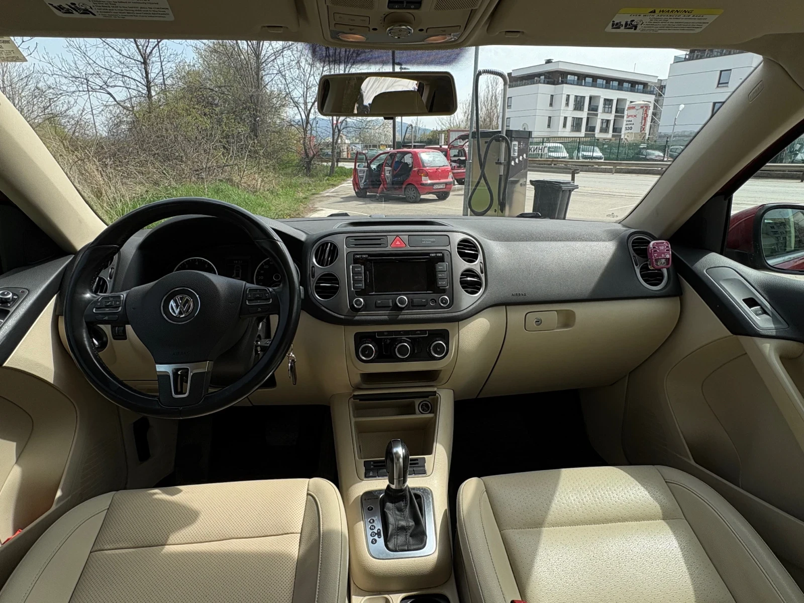 VW Tiguan 2.0T бензин, снимка 4 - Автомобили и джипове - 54152391