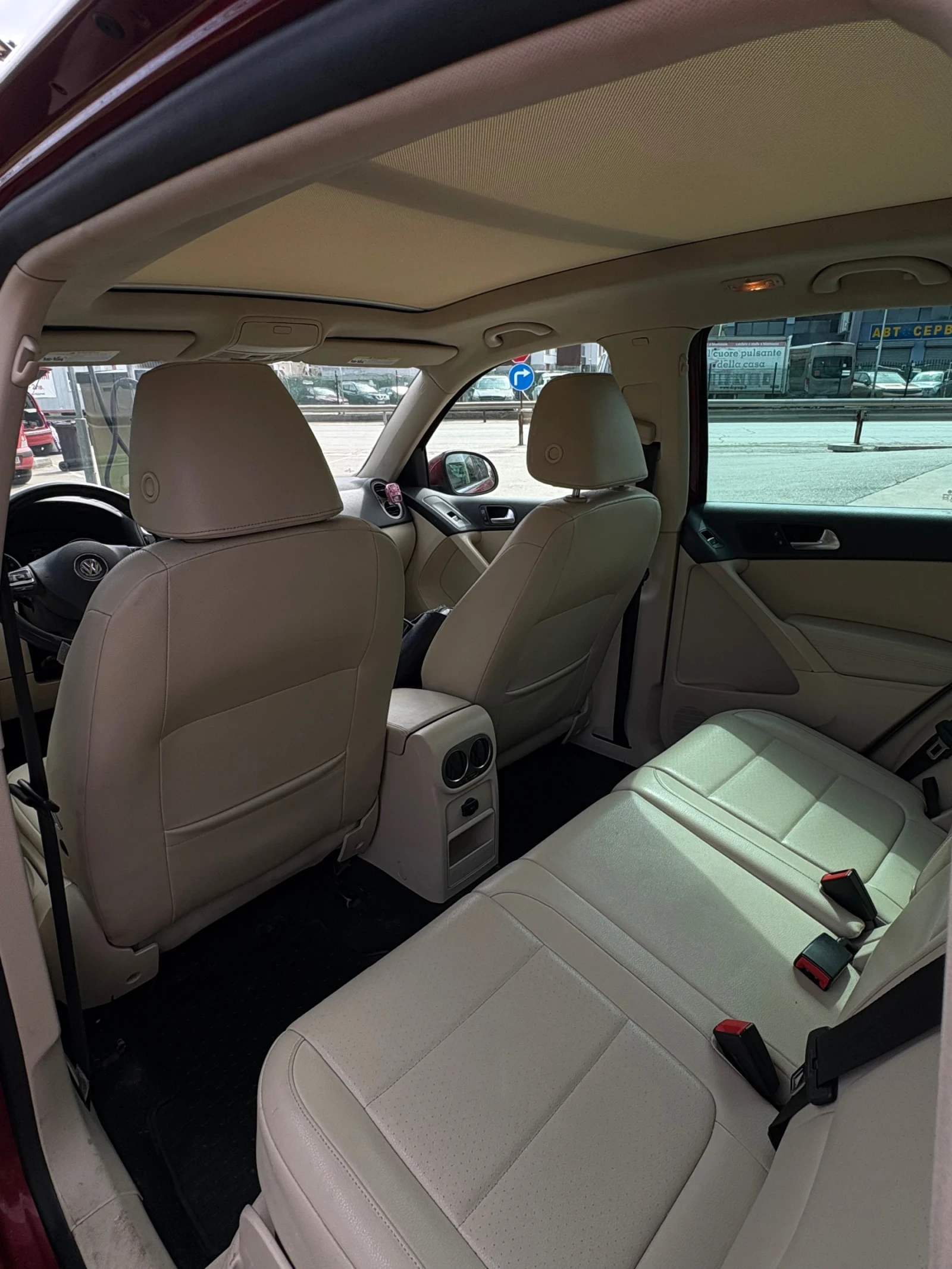 VW Tiguan 2.0T бензин, снимка 14 - Автомобили и джипове - 54152391