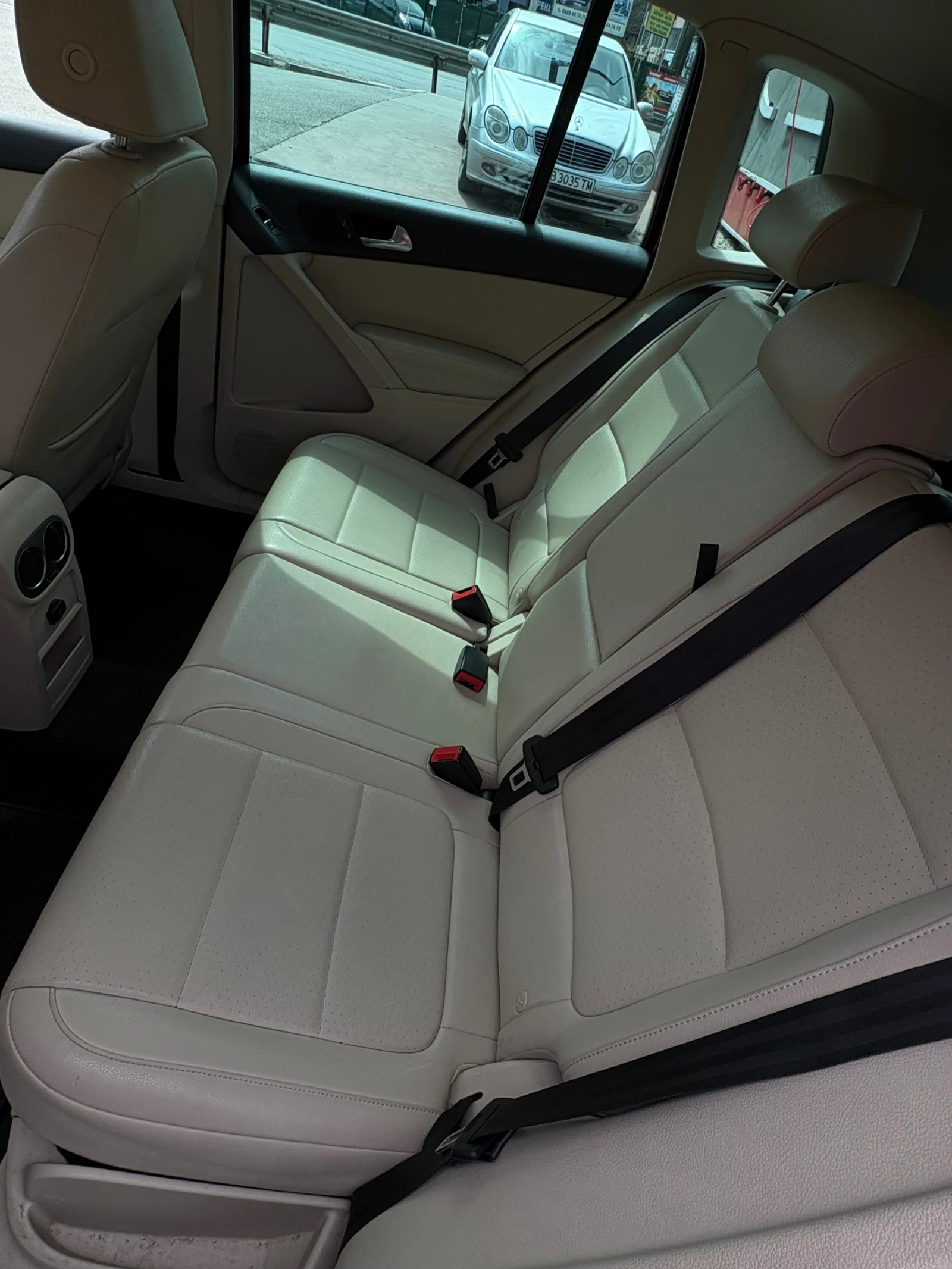 VW Tiguan 2.0T бензин, снимка 3 - Автомобили и джипове - 54152391