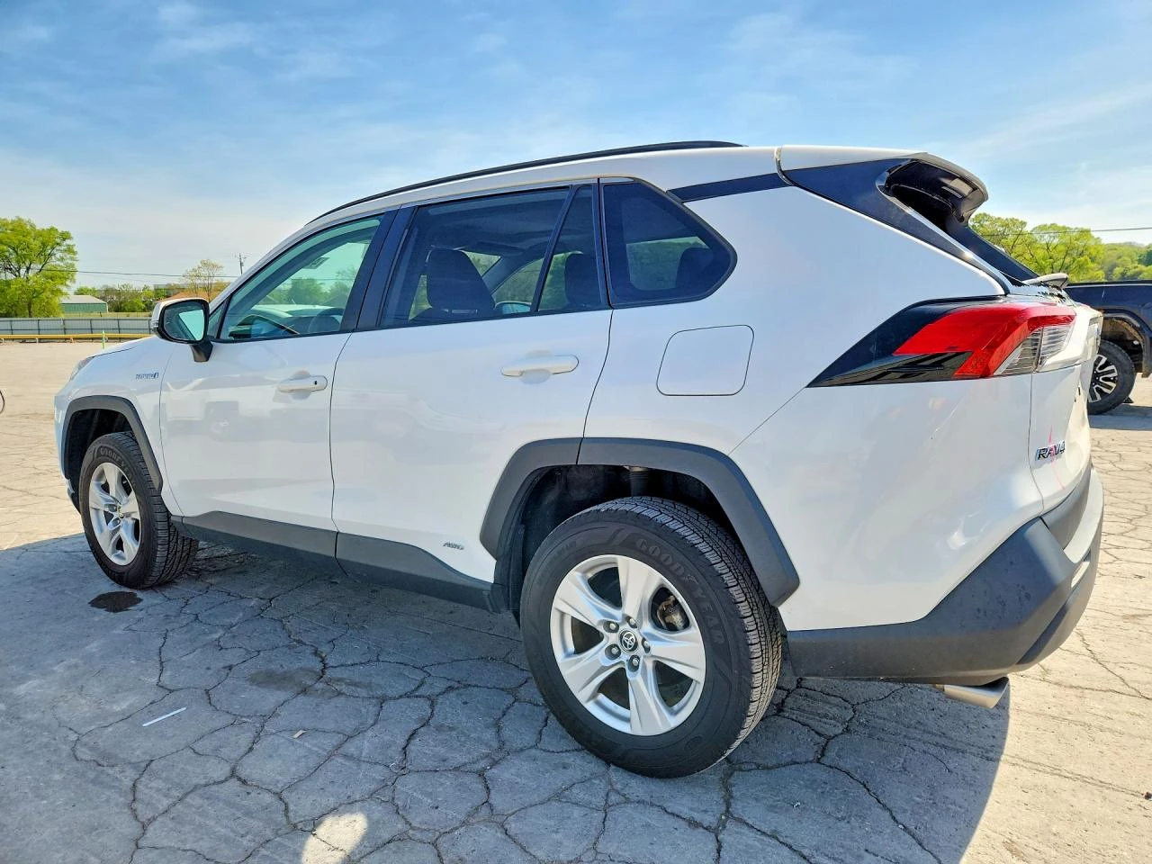 Toyota Rav4 2.5l Hybrid Xle* AWD, снимка 2 - Автомобили и джипове - 54196682