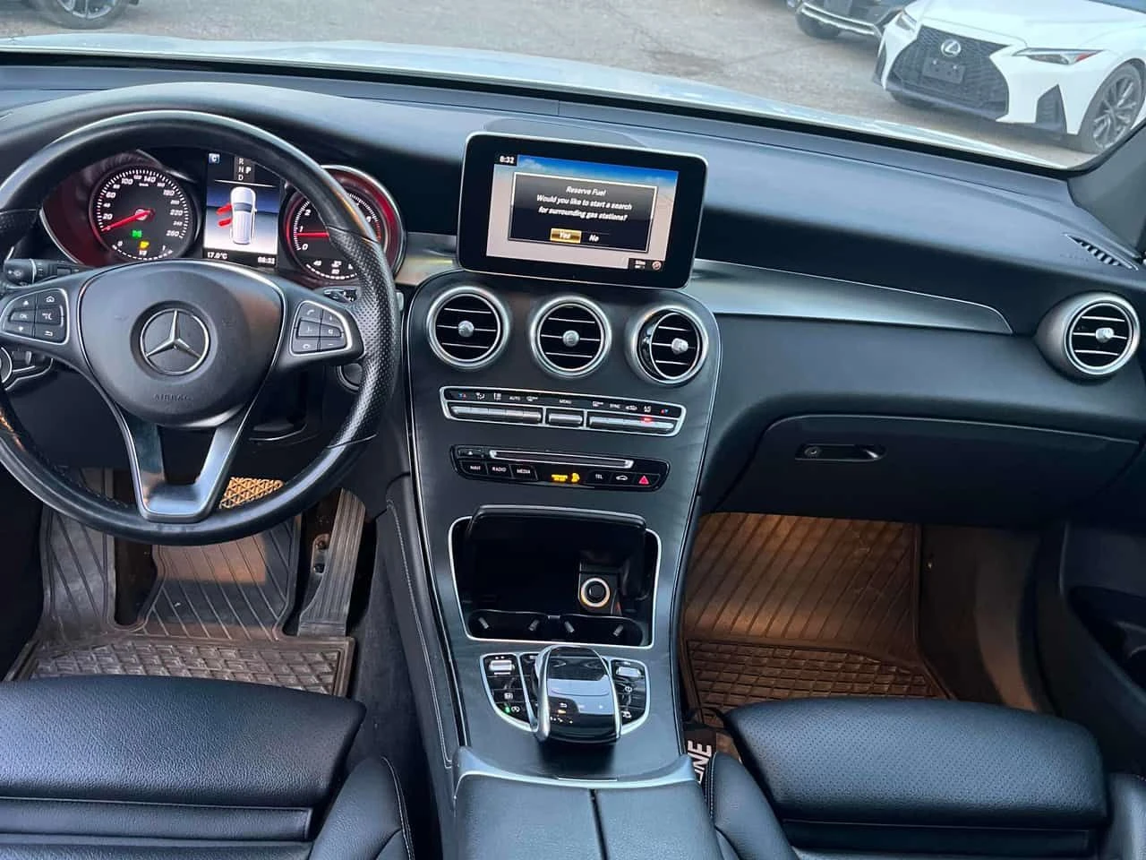 Mercedes-Benz GLC 300 4MATIC/360/ПАНОРАМА/ПОДГРЕВИ/АВТОФИНАНСИРАНЕ, снимка 11 - Автомобили и джипове - 54728648