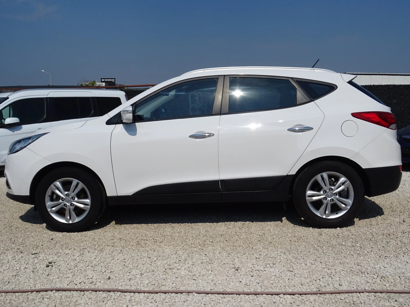 Hyundai IX35 1, 7crdi Comfort 2wd, снимка 2 - Автомобили и джипове - 55134399