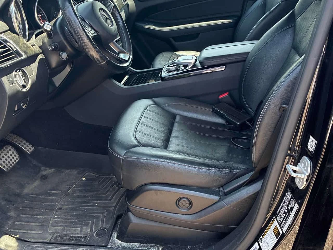 Mercedes-Benz GLE 400 * CARFAX * ОПЦИЯ ЗА ФИНАНСИРАНЕ, снимка 15 - Автомобили и джипове - 55190967