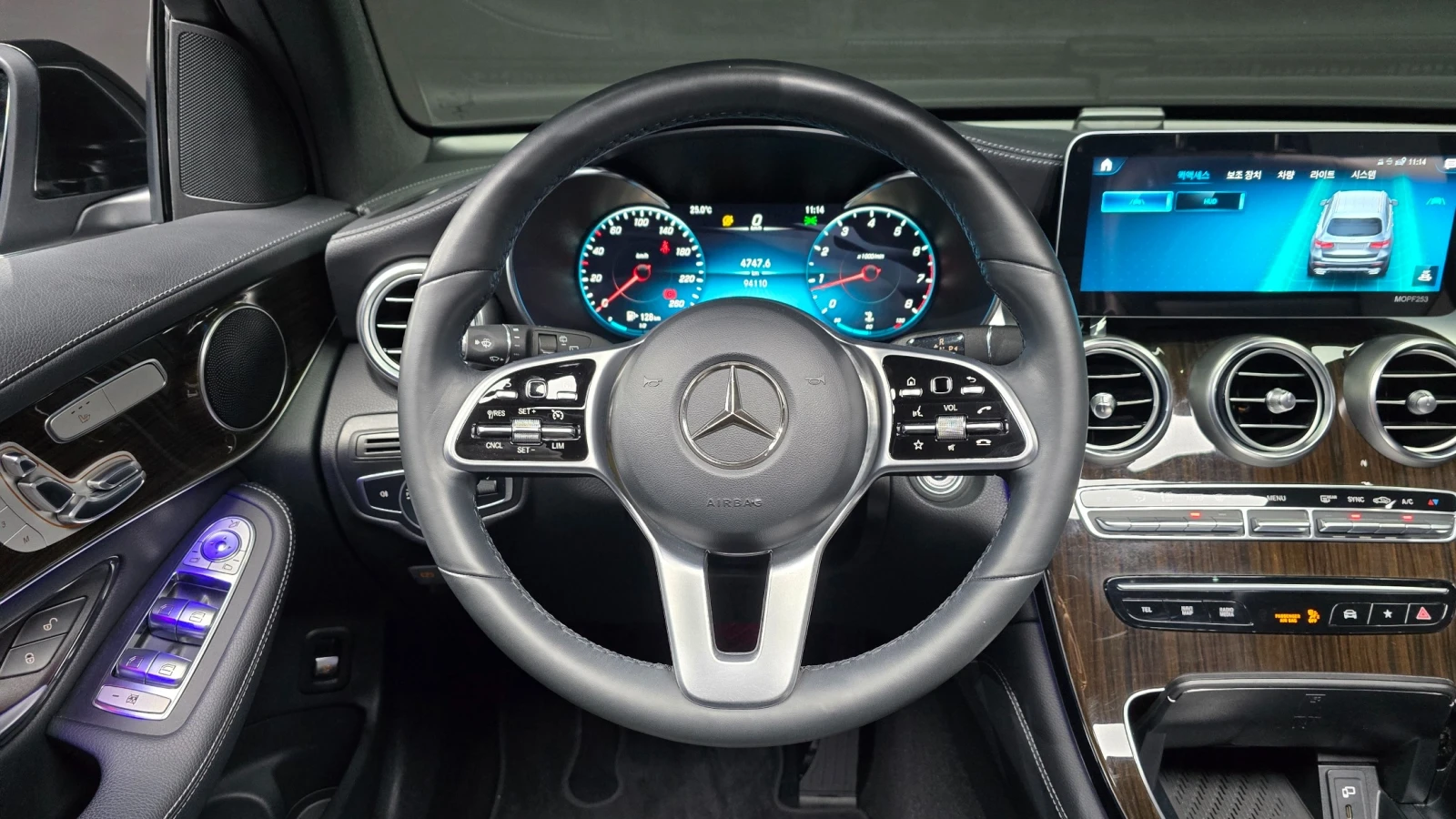 Mercedes-Benz GLC 300 4MATIC, снимка 11 - Автомобили и джипове - 55654986