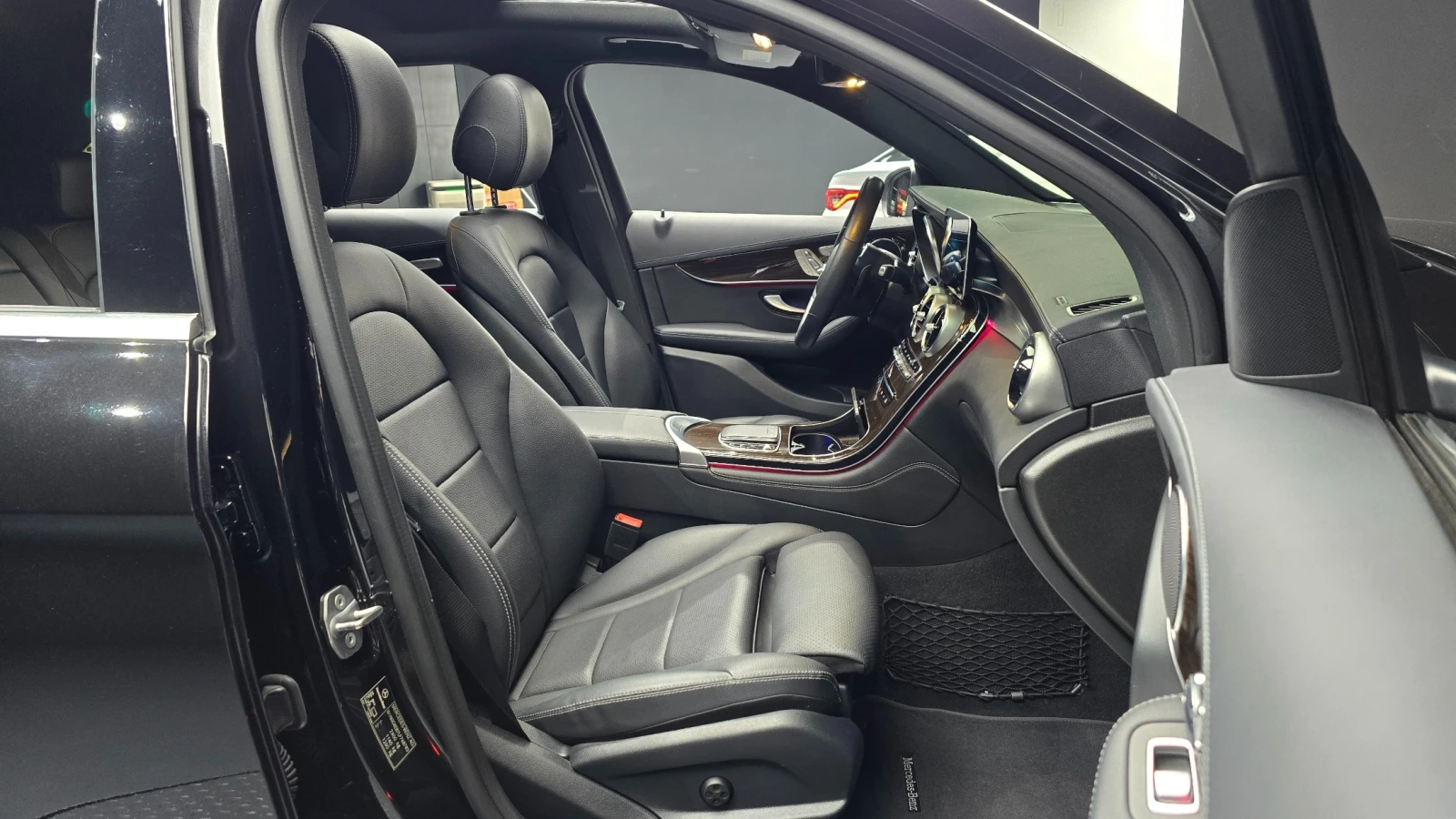 Mercedes-Benz GLC 300 4MATIC, снимка 7 - Автомобили и джипове - 55654986