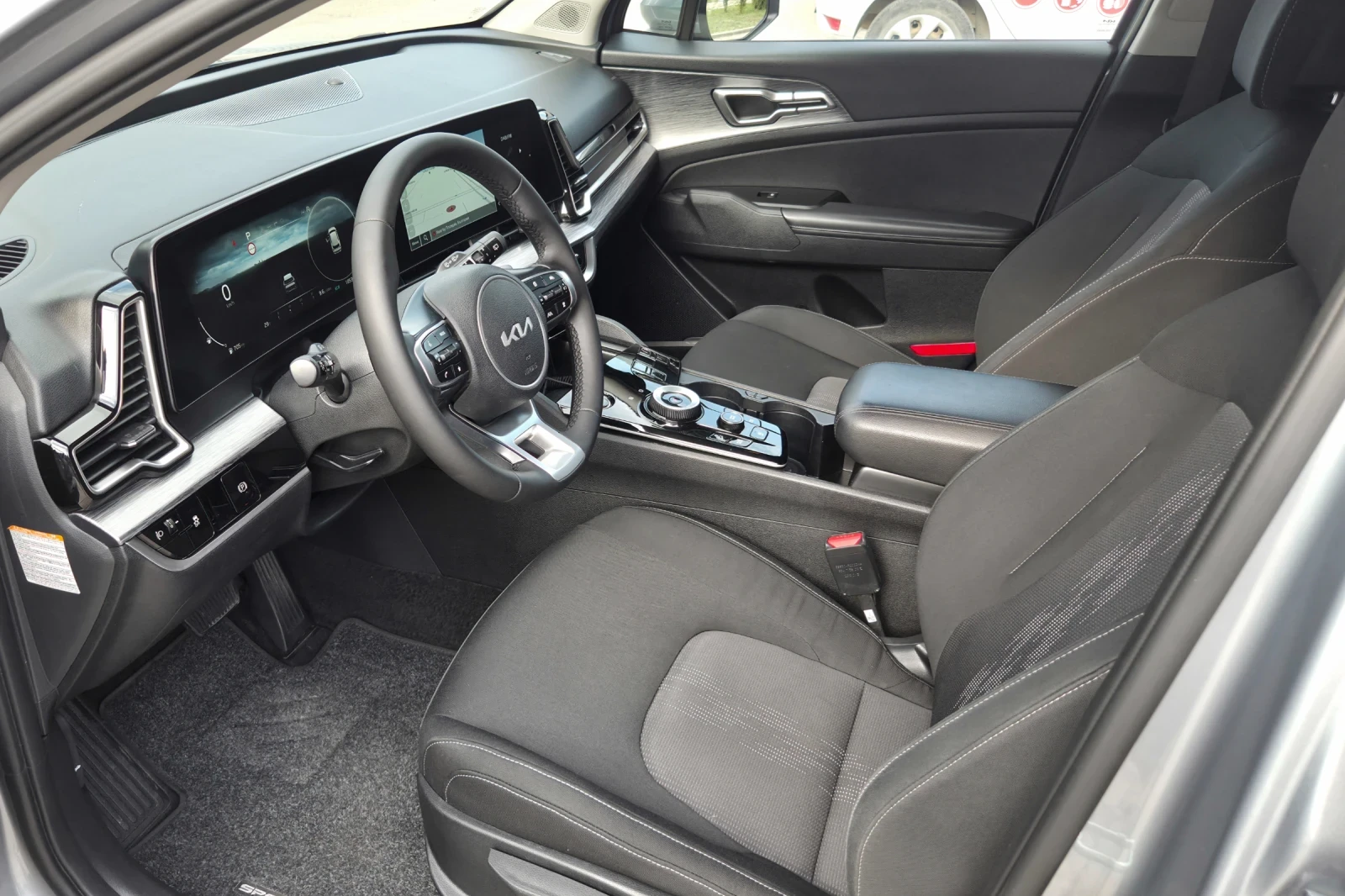 Kia Sportage 1.6CRDi-Mild Hybrid /AUTOMATIC /НОВ СЪЕДИНИТЕЛ, снимка 8 - Автомобили и джипове - 55960928