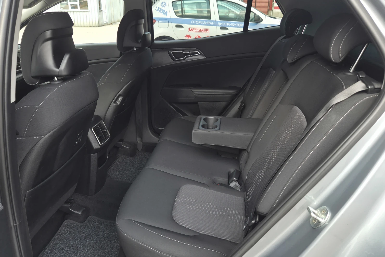 Kia Sportage 1.6CRDi-Mild Hybrid /AUTOMATIC /НОВ СЪЕДИНИТЕЛ, снимка 11 - Автомобили и джипове - 55960928