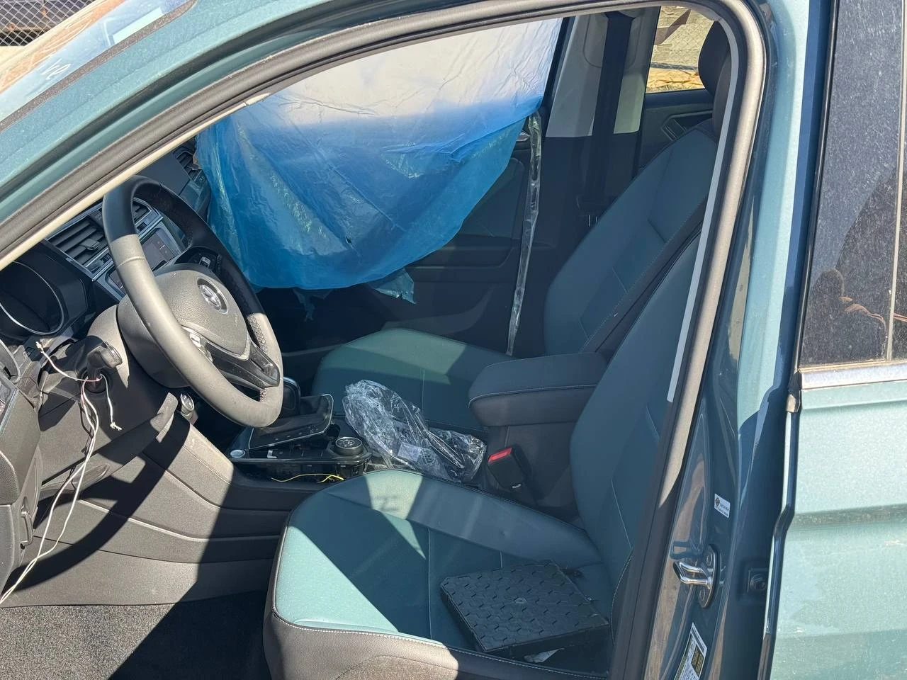 VW Tiguan, снимка 2 - Автомобили и джипове - 56207597