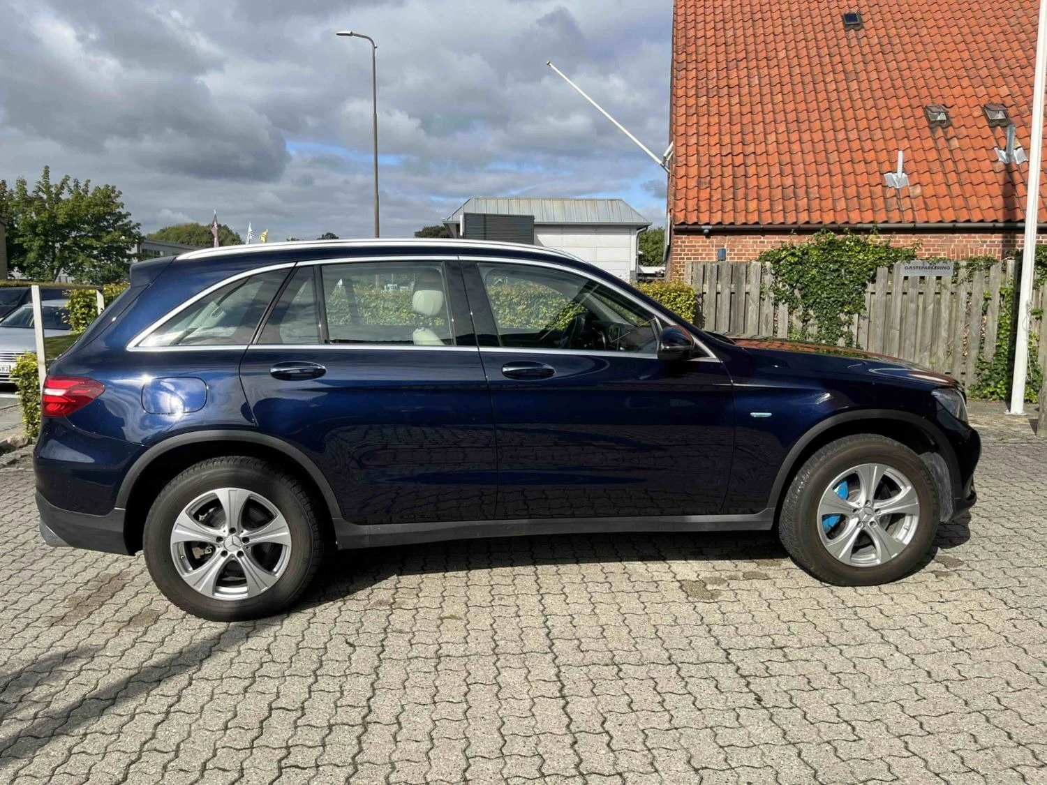 Mercedes-Benz GLC 350 350 e 4 Matic, снимка 5 - Автомобили и джипове - 56373614