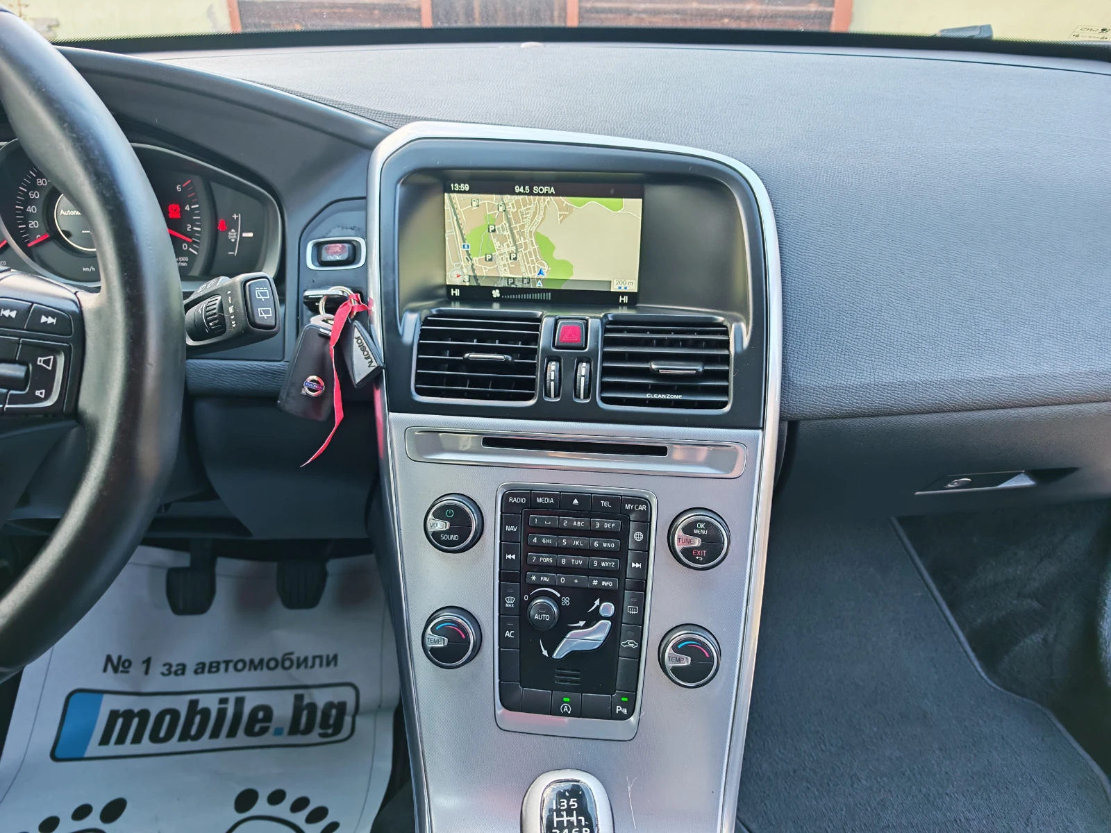 Volvo XC60 2.0TDI-НАВИ, снимка 12 - Автомобили и джипове - 56672153
