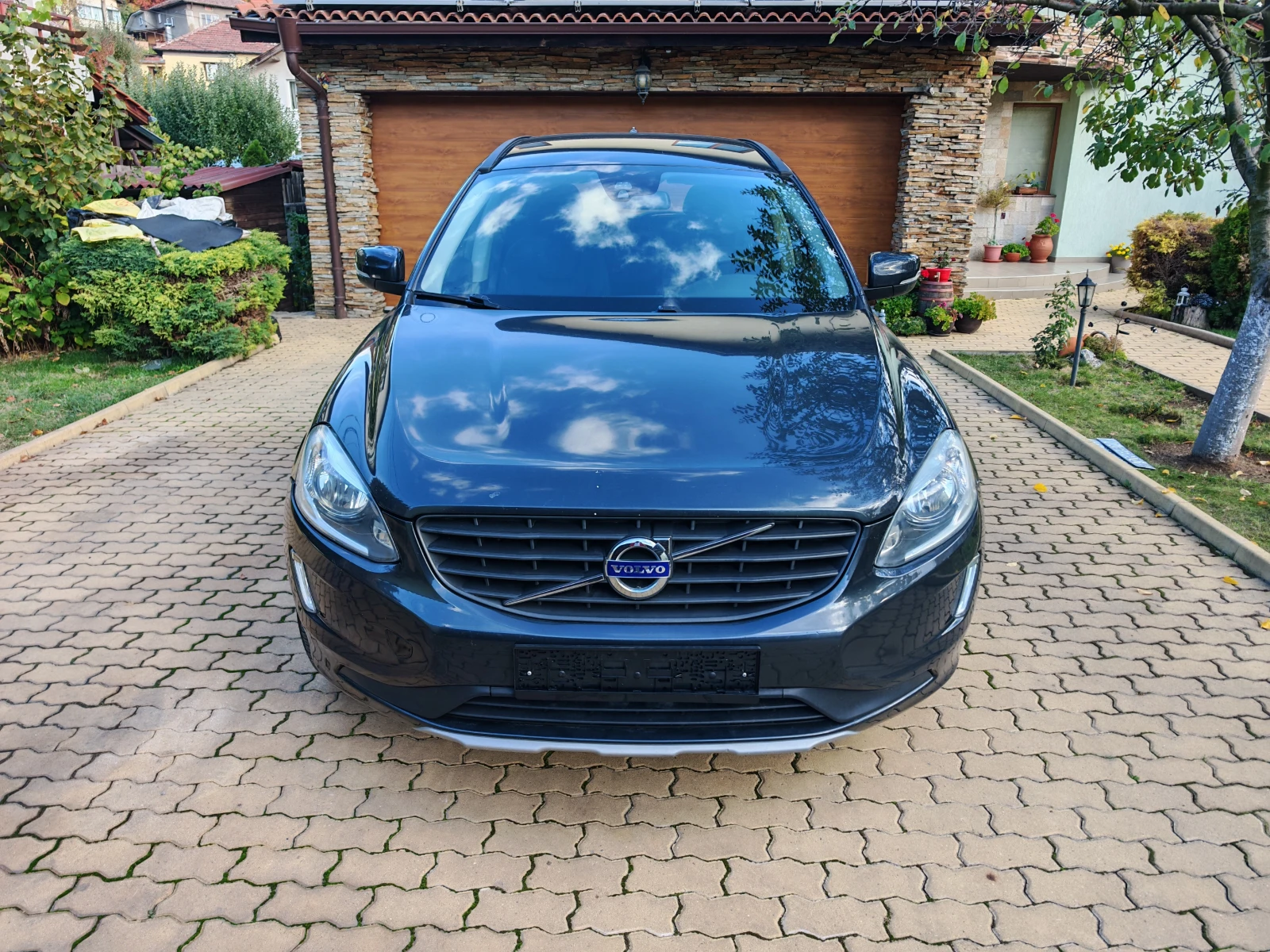 Volvo XC60 2.0TDI-НАВИ, снимка 2 - Автомобили и джипове - 56672153