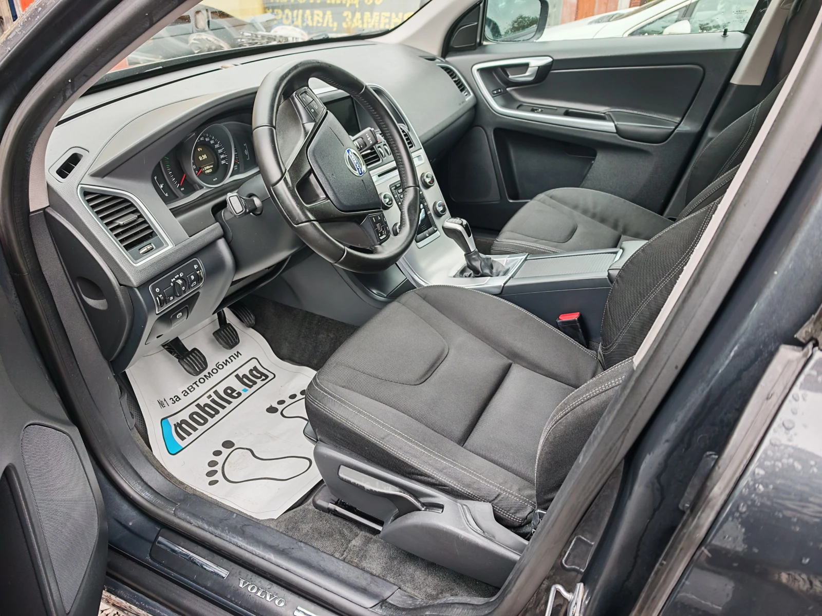 Volvo XC60 2.0TDI-НАВИ, снимка 7 - Автомобили и джипове - 56672153