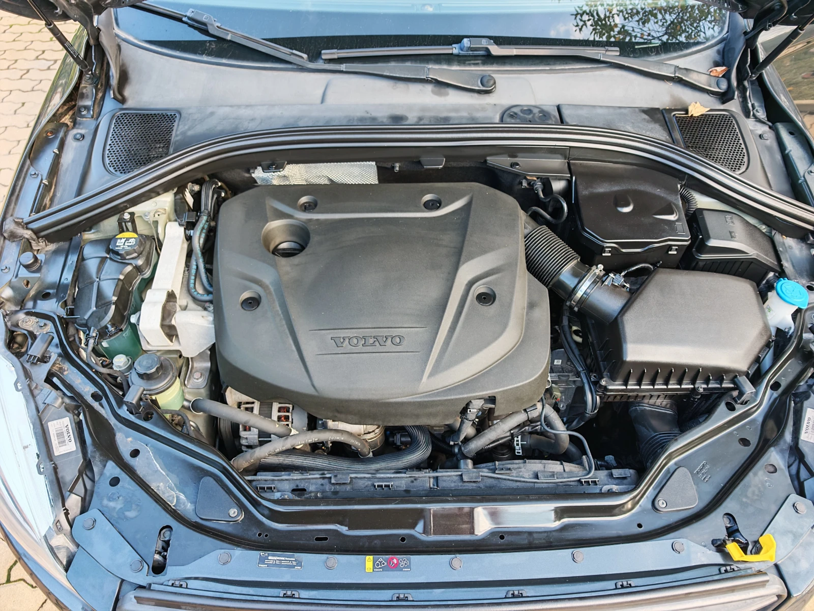 Volvo XC60 2.0TDI-НАВИ, снимка 16 - Автомобили и джипове - 56672153