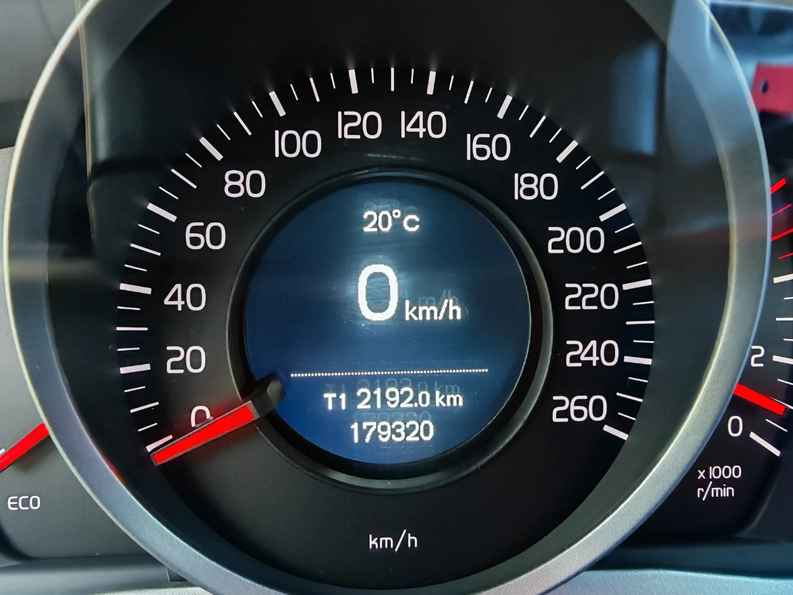 Volvo XC60 2.0TDI-НАВИ, снимка 14 - Автомобили и джипове - 56672153
