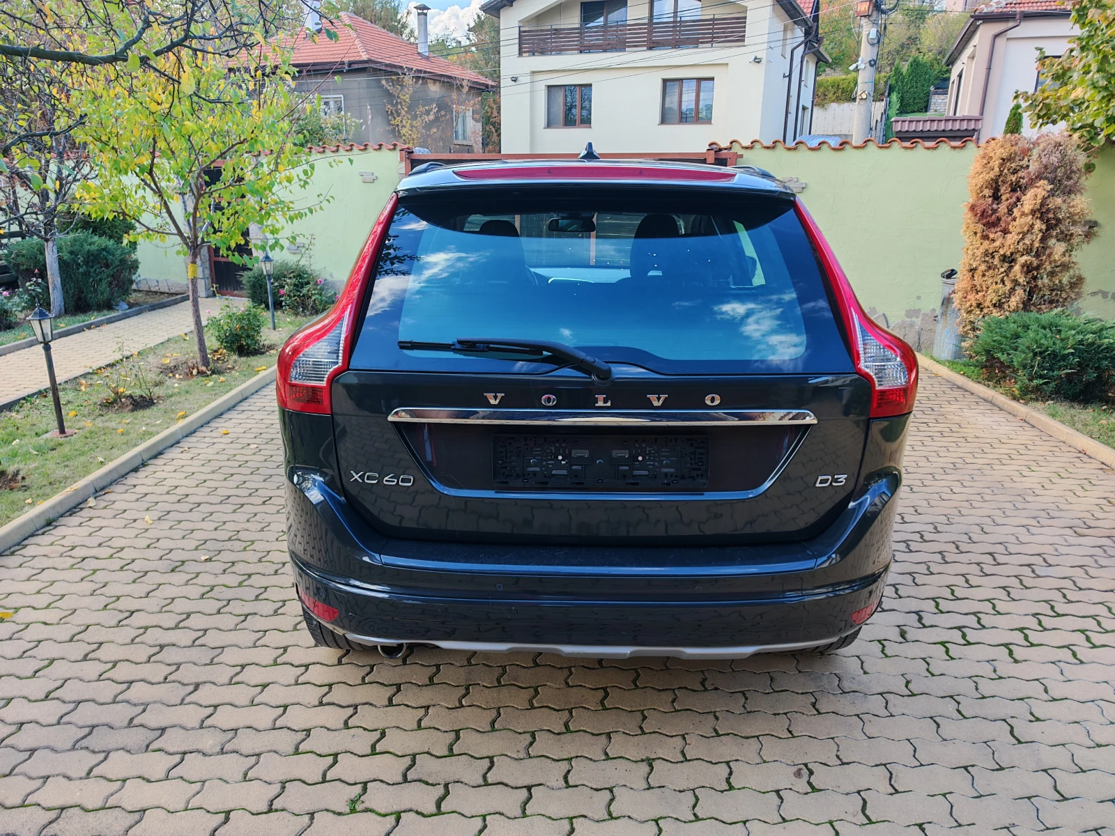 Volvo XC60 2.0TDI-НАВИ, снимка 5 - Автомобили и джипове - 56672153
