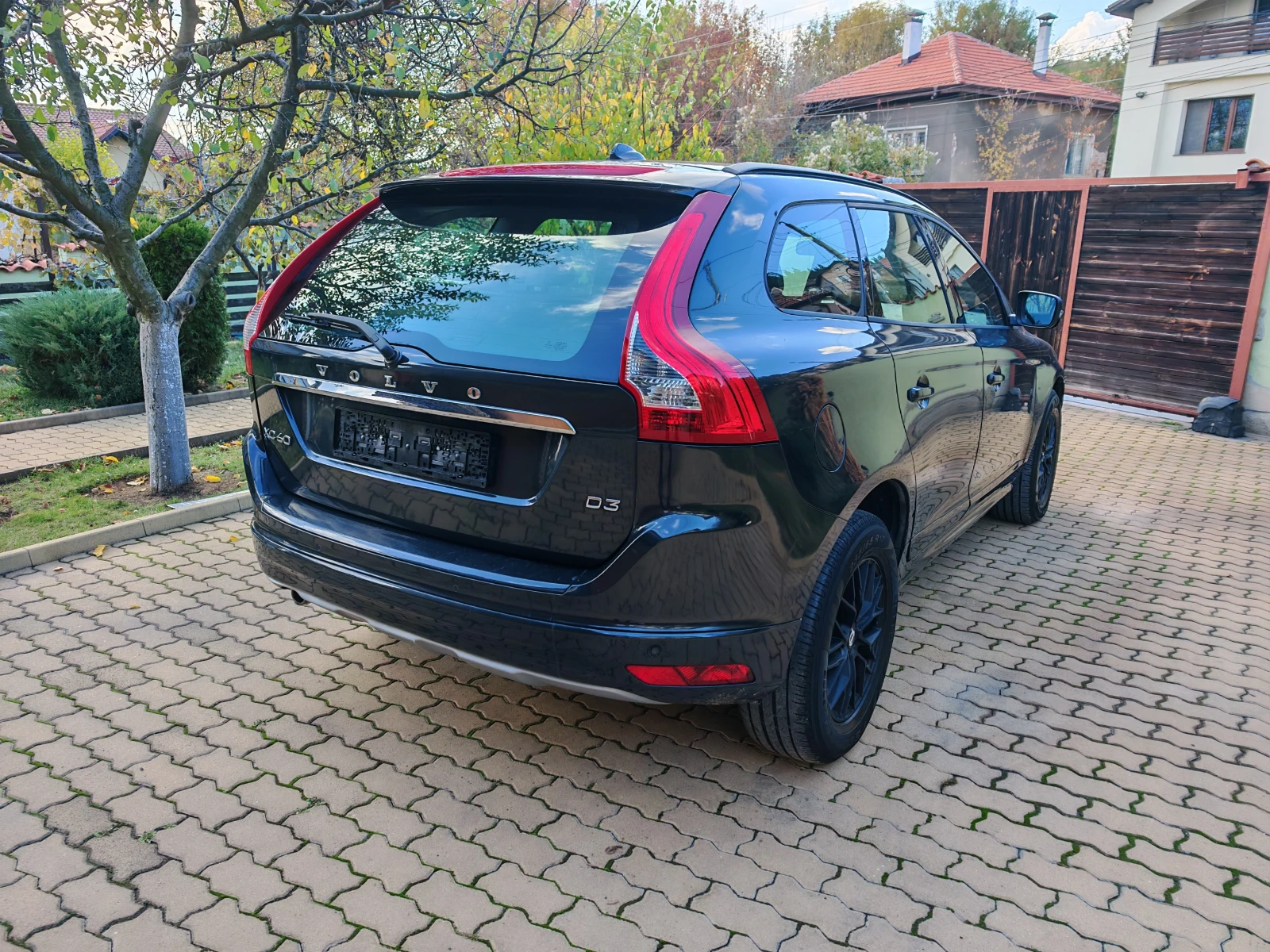 Volvo XC60 2.0TDI-НАВИ, снимка 4 - Автомобили и джипове - 56672153