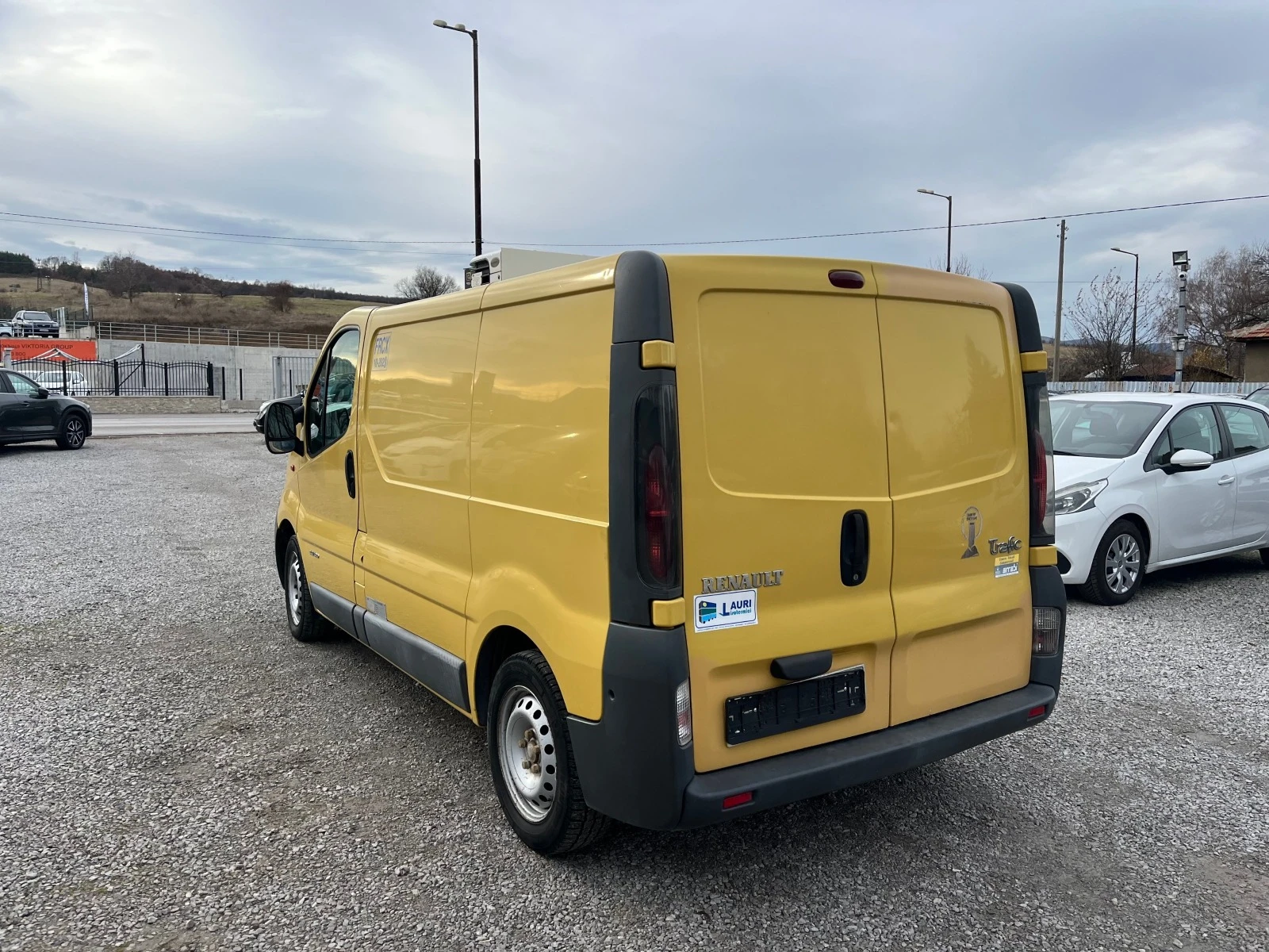 Renault Trafic 1.9DCI - изображение 5