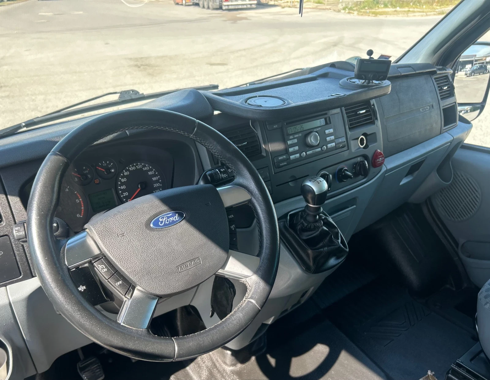 Ford Transit TREND 2.2TDCI 115ps 6ск Пътнически ТОП, снимка 13 - Бусове и автобуси - 54459445