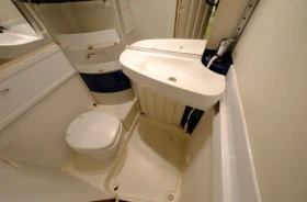 Кемпер HYMER / ERIBA CAMP SWING 544 6 места спане 5 места сядане, снимка 12 - Каравани и кемпери - 53623057