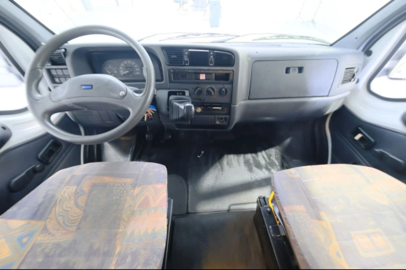 Кемпер HYMER / ERIBA CAMP SWING 544 6 места спане 5 места сядане - изображение 5