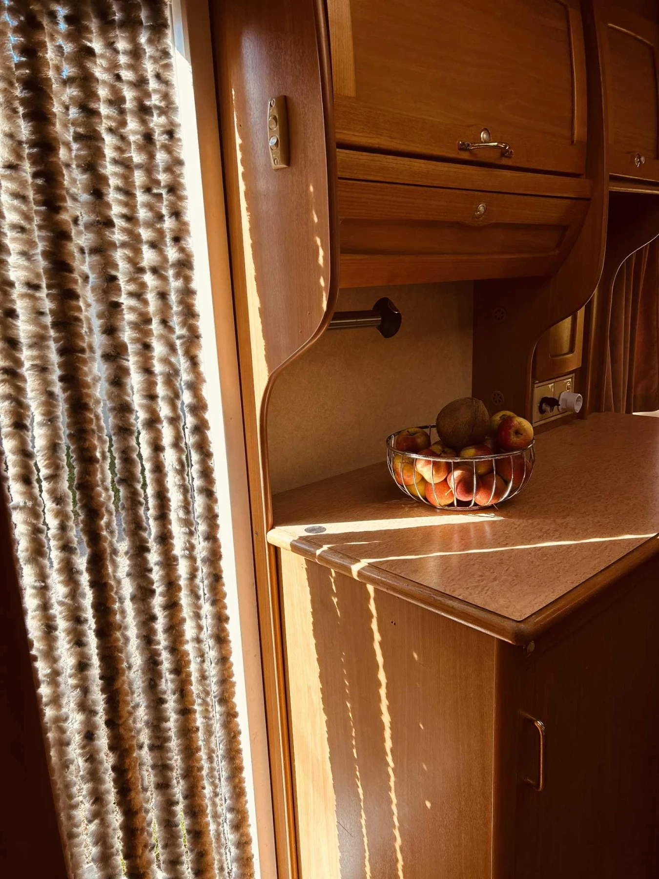 Каравана Eldis Elddis Hurricane GTX, снимка 15 - Каравани и кемпери - 53742114