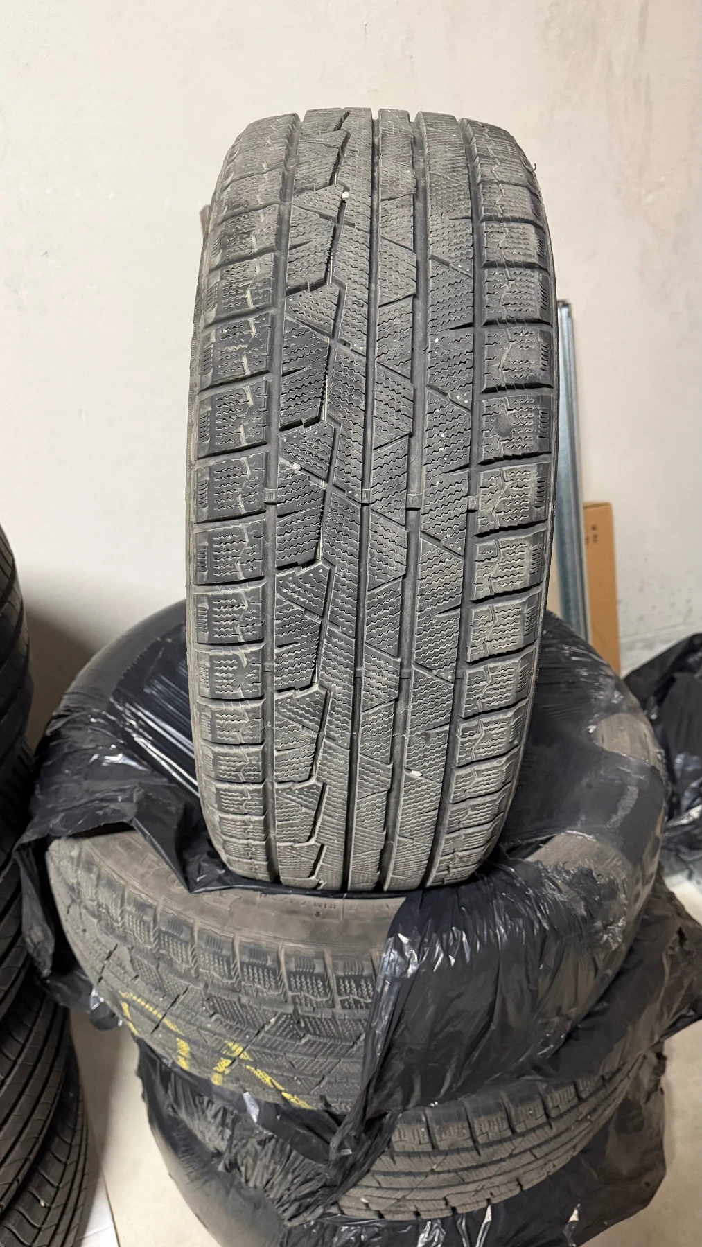 Гуми Зимни 225/45R19