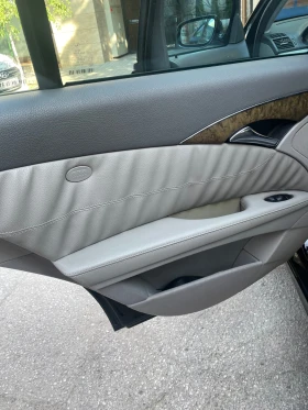 Mercedes-Benz E 320, снимка 9